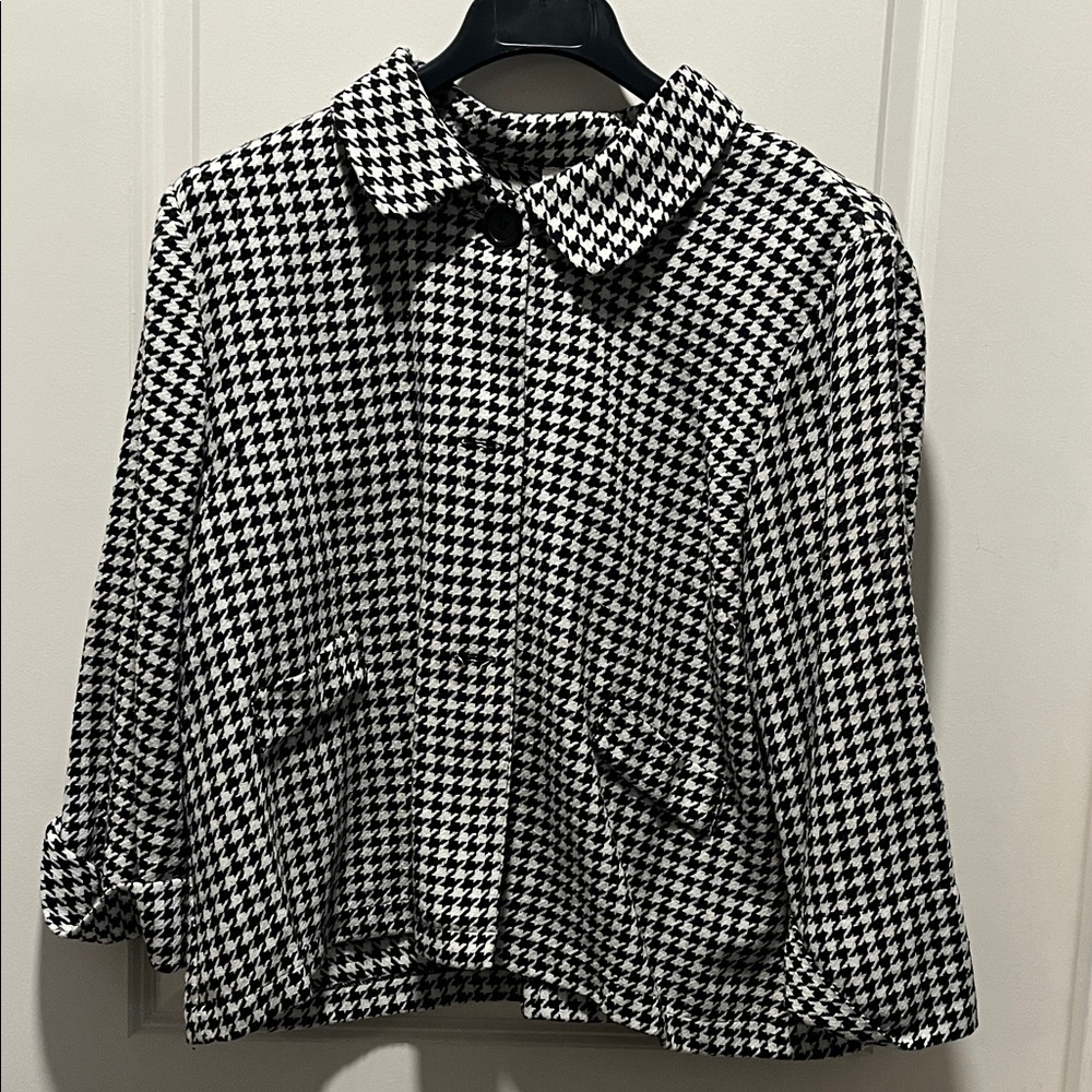 Black & Cream Houndstooth Cropped Swing Jacket | Chic Classic Coat